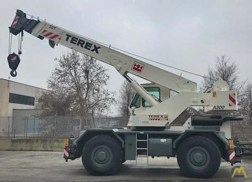 Grue tout-terrain 30t Terex A300 / flech 1